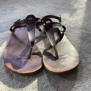 Volvos Sandals